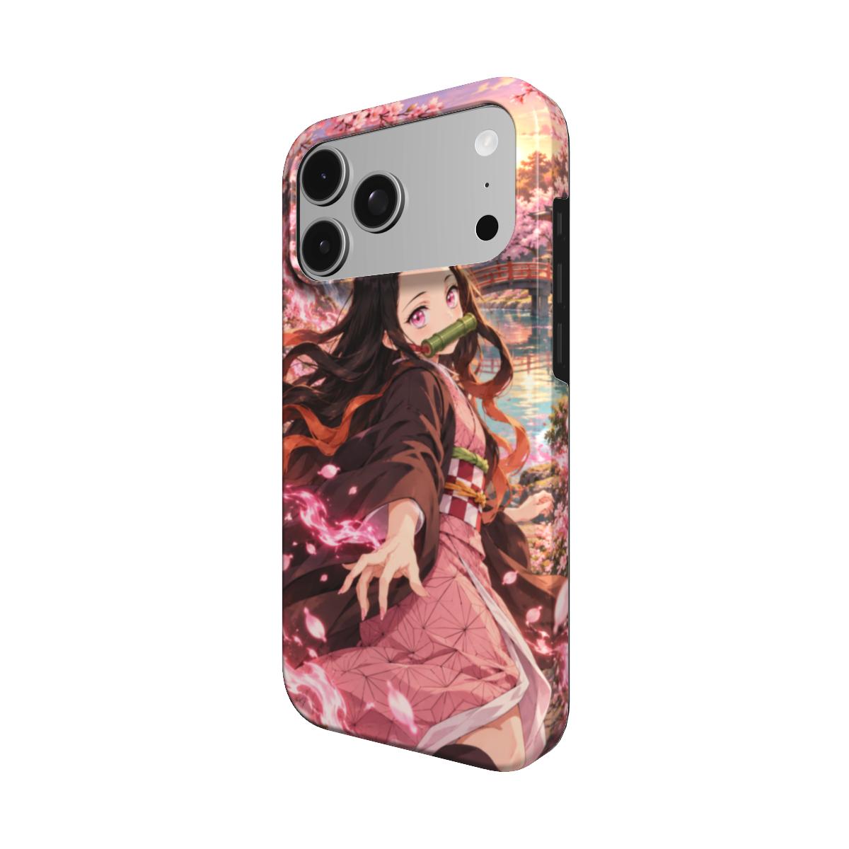 Coque Flammes de Sakura vue de trois quarts, avec héroïne au kimono rose et jardin japonais sur le bord.
