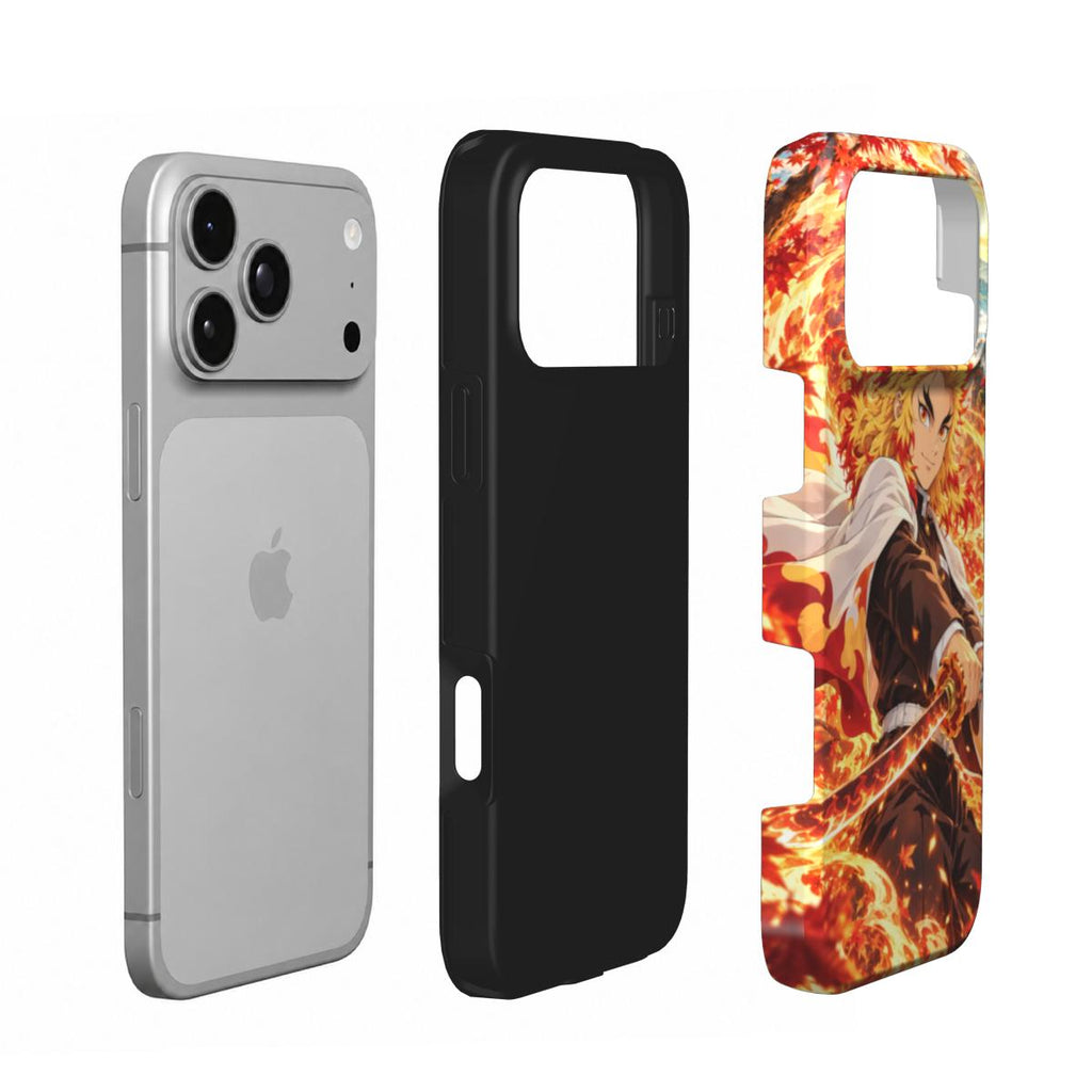 Vue éclatée de la coque Lame Incandescente : téléphone, doublure noire et coque extérieure imprimée de l’épéiste au katana enflammé.